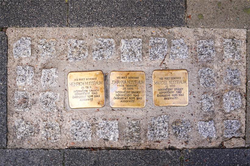 Die Stolpersteine von Heinrich, Johanna und Bernard Marcel Nussbaum
