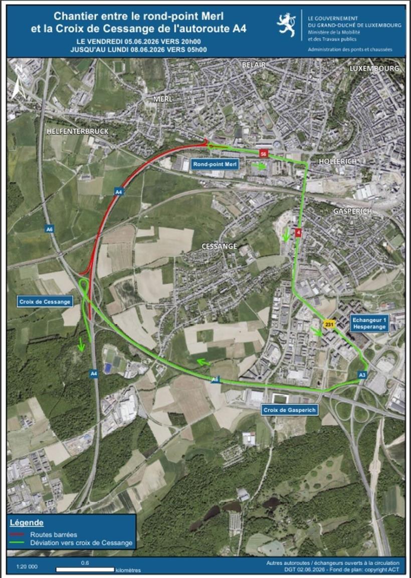 Umleitungsschilder der Straßenbauverwaltung an einem Wochenende zur Verkehrsführung bei Bauarbeiten