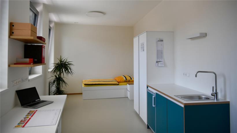 Die Studio-Apartments sind etwa 16 Quadratmeter groß. Jedes hat ein eigenes Bad mit WC.
