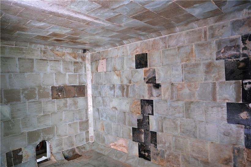 Die Tanks aus Eisenbeton hielten selbst einem Granateinschlag im Zweiten Weltkri...