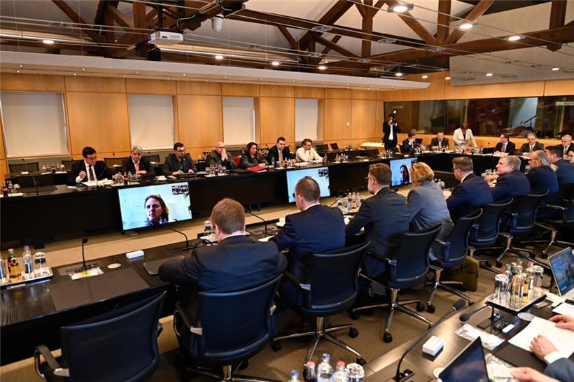 Die Teilnehmer der Tripartie benutzten eine Inflationsprognose, die die makroökonomischen Folgen des Krieges nicht komplett beinhaltete
