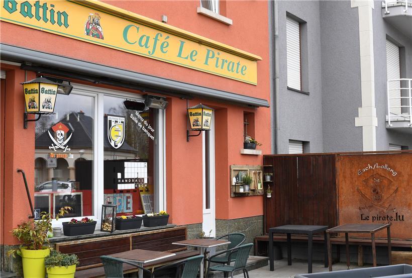 Die Terrasse des „Le Pirate“ in Lallingen
