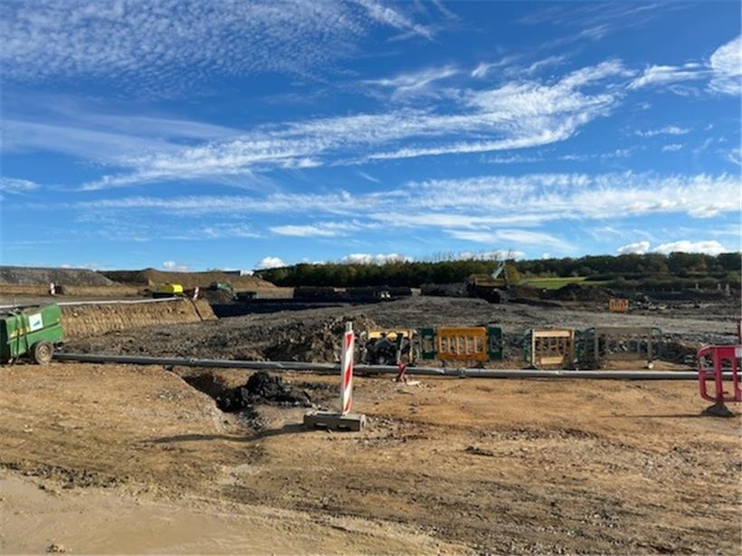 Die Terrassierungen für den anschließenden Bau sind gut im Zeitplan 
