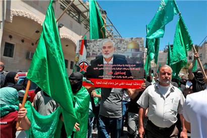Die Tötung von Hamas-Chef Ismail Hanija in Teheran löste im Nahen Osten bislang nur Proteste – wie hier im Westjordanland – aus. Befürchtet wird jedoch, dass es zu einem ausgewachsenen Krieg in der Region kommt.
