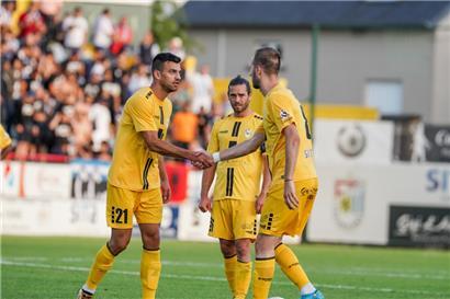Die Torschützen: Danel Sinani (l.) und Filip Bojic (r.). Charles Morren (Mitte) bot eine starke Vorstellung im Mittelfeld.
