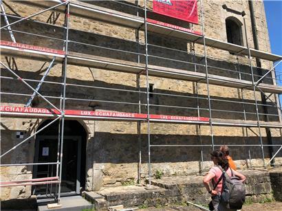 Die Touristen wunderten sich über das Gerüst am Kriechinger Haus
