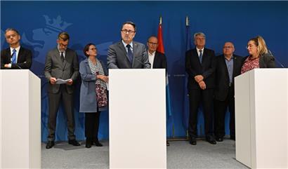 Die Tripartite-Verhandler bei der Pressekonferenz am vergangenen Dienstag
