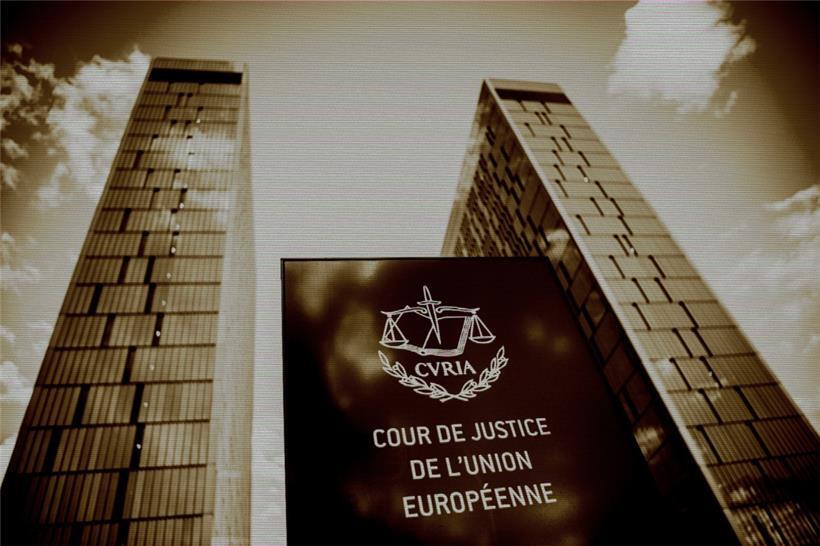 Die Türme des Europäischen Gerichtshofs auf dem Kirchberg in Luxemburg-Stadt: Geldwäsche-Direktive versus Datenschutz-Grundverordnung
