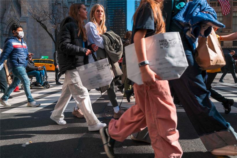 Die US-Teuerungsrate für Waren und Dienstleistungen sank im März auf 5,0 Prozent von 6,0 Prozent im Februar. 
