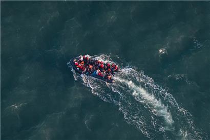 Die Überfahrt über das Meer ist lebensgefährlich: Dennoch versuchen jährlich Zehntausende Migranten, so ihr Glück in Europa zu finden
