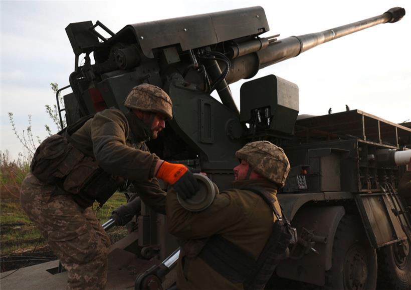 Die Ukraine ist auf massive militärische Unterstützung unter anderem aus den EU-Staaten angewiesen, damit das Land eine Chance hat, sich gegen die russischen Invasionstruppen zu behaupten
