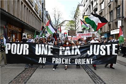 Die Umsetzung der Zwei-Staaten-Lösung müsse unter anderem mit der Beendigung der Feindseligkeiten im Gazastreifen einhergehen
