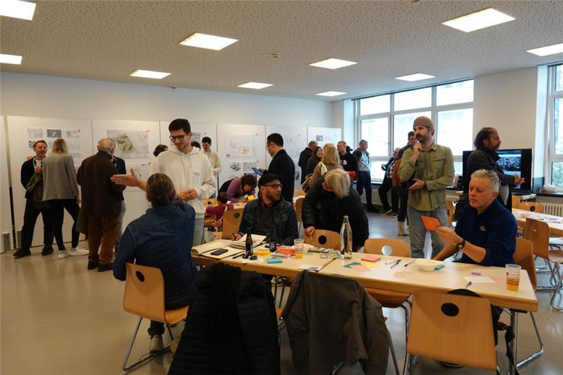 Die Veranstaltung erfreute sich regen Austauschs und vieler Teilnehmer