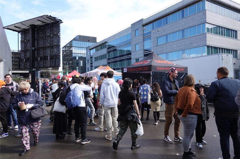 Die Veranstaltung und ihre Essstände waren von Anfang an gut besucht