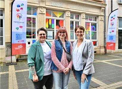 Die Verantwortlichen des Jugendinfopunkt JIP (v.l.n.r.): Lara Pierri, Darya Syrovatska und Christelle Kodische
