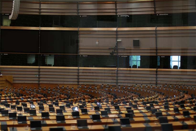 Verhandlungen im EU-Parlament Brüssel zu strengeren PFAS-Regeln für Umwelt- und Gesundheitsschutz