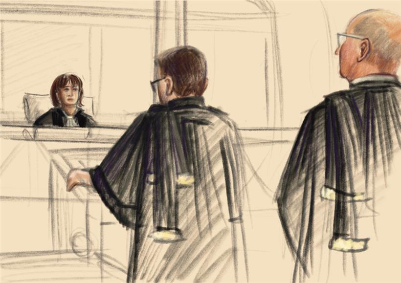 Die Verteidigung geht nochmals zum Angriff über
