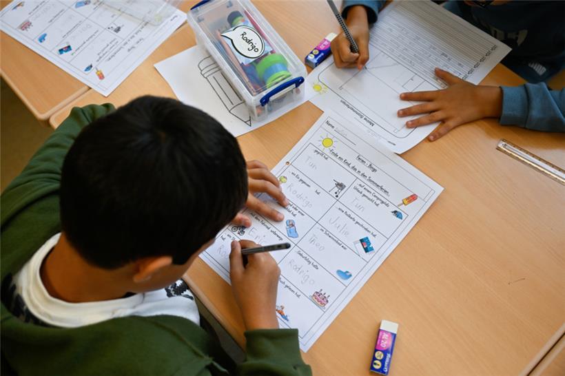 Die Verteilung des Personals an Schulen sollte dringend überdacht und erhöht werden, fordert das Syndikat Erziehung und Wissenschaft im OGBL (SEW/OGBL)
