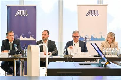 Die Vertreter der ABBL Jerry Grbic, Michael Burch, Claude Hirtzig und Simone Kayser stellen die jüngsten Entwicklungen im Geschäft mit den Schalterbanken vor
