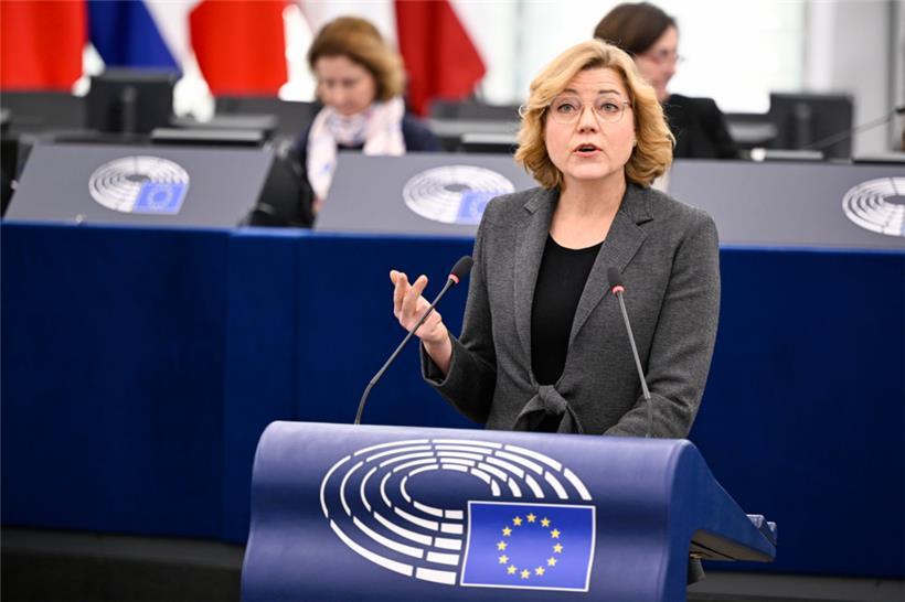 Die Vizepräsidentin der EU-Kommission, Henna Virkkunen, gab im EU-Parlament Erklärungen zur Untersuchung gegen TikTok
