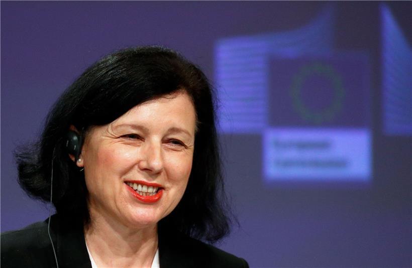 Die Vizepräsidentin der EU-Kommission Vera Jourova bleibt freundlich und bleibt offen für weitere Gespräche mit Warschau
