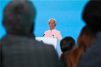 Die Währungshüter um Christine Lagarde versuchen, mit Zinserhöhungen die Teuerungsrate zu dämpfen, ohne dabei die Wirtschaft abzuwürgen
