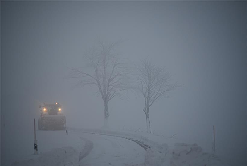 Die Winterdienste hatten in der Nacht auf Freitag genug zu tun
