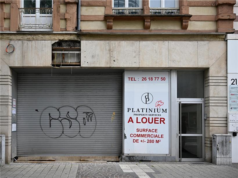 Steigende Insolvenzen im Handel um 42 Prozent, wirtschaftliche Herausforderungen und Unternehmenskrisen sichtbar