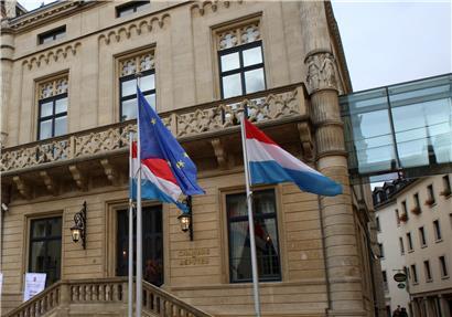 Politiker diskutieren in aktueller Stunde mit viel Konsens und spürbarer Hilflosigkeit im Parlament