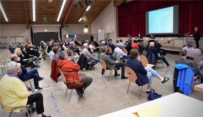 Die altehrwürdige Mehrzweckhalle war am Montag Schauplatz der öffentlichen Vorstellung des Masterplans 2.0 durch den Schöffenrat 
