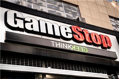 Die außergewöhnlichen Kurskapriolen bei den Aktien des Videospiel-Händlers Gamestop und anderer Unternehmen gehen weiter
