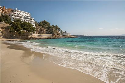 Die balearischen Ferieninseln wollen mit möglichst geringen Infektionszahlen in den Sommer kommen – und schrecken zu Ostern nicht mit harten Maßnahmen zurück
