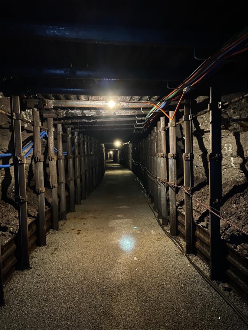 Die befestigten Stollen im Innern der Gipsmine von Walferdingen
