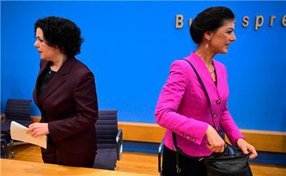 Die beiden BSW-Ko-Vorsitzenden Sahra Wagenknecht (r.) und Amira Mohamed Ali haben vor dem Bundesverfassungsgericht Klage eingereicht
