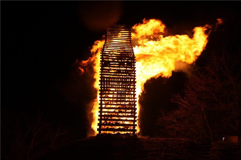 Die brennende Burg aus dem Jahr 2020
