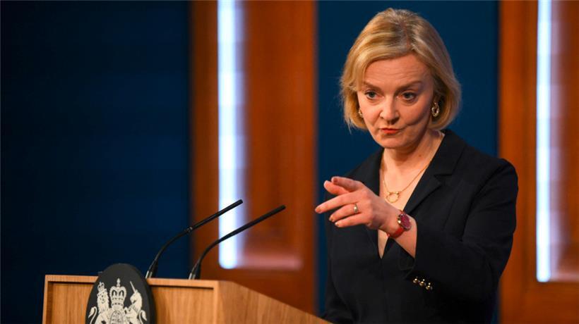 Die britische Premierministerin Liz Truss hielt am 14. Oktober eine Pressekonferenz im Downing Street Briefing Room im Zentrum von London

