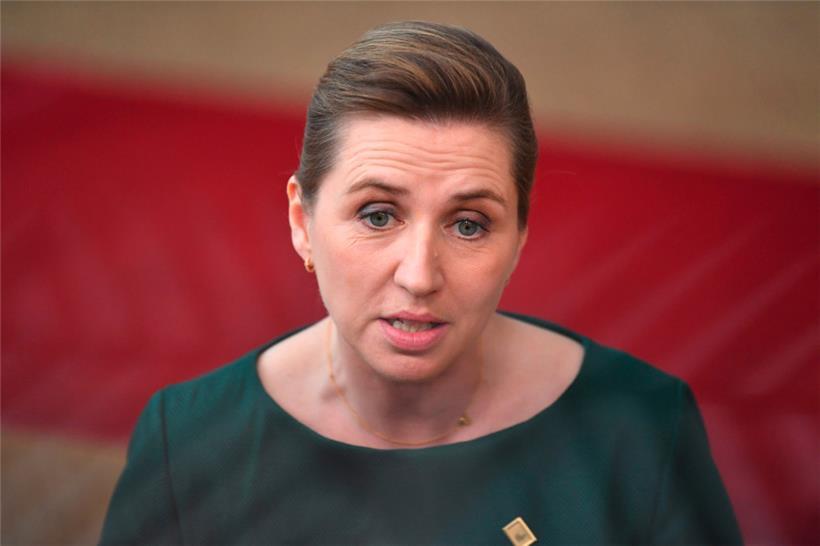 Die dänische Regierungschefin Mette Frederiksen geht mit der Abhaltung der Volksabstimmung ein Jahr vor den Parlamentswahlen ein Risiko ein
