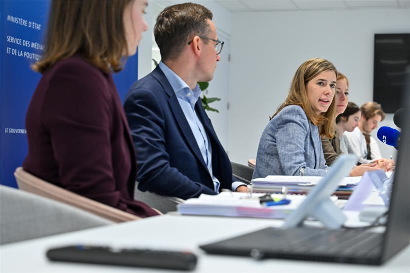 Die delegierte Medienministerin Elisabeth Margue mit ihren Beamten Pia Betz, Thierry Zeien und Anne-Catherine Ries
