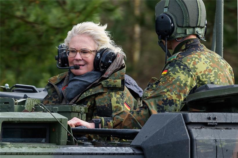 Die deutsche Verteidigungsministerin Christine Lambrecht besuchte vor einigen Tagen ein Infanterie-Bataillon im Osten Deutschlands: Sie sei nie so richtig bei der Truppe angekommen, wird gesagt
