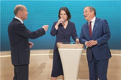 Die drei Kanzlerkandidaten Laschet, Scholz und Baerbock schenken sich beim zweiten Triell nichts
