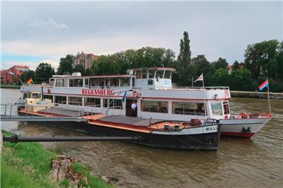 Die ehemalige „MS Princesse Marie-Astrid“ verkehrt seit einigen Jahren unter dem Namen „MS Regensburg“ in Deutschland, als Ausflugsschiff auf der Donau 
