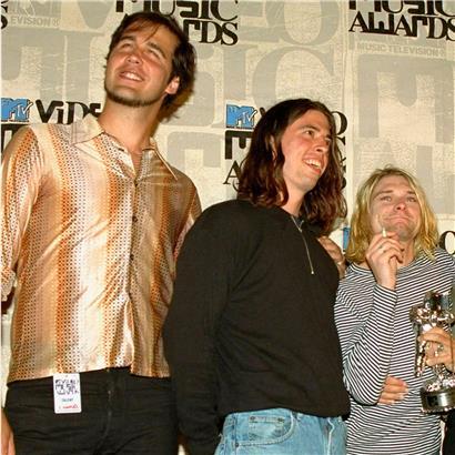 Die ehemaligen Beteiligten an der Grunge-Band Nirvana werden von dem Mann verklagt, der als Baby auf dem Cover des weltberühmten Albums „Nevermind“ abgebildet ist
