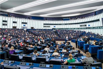 Die erste Resolution des neuen EU-Parlaments fordert die weitere Unterstützung der Ukraine durch die EU
