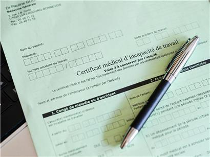 Certificat d'incapacité de Travail in Luxemburg erklärt: Rechte und Pflichten während der ersten fünf Tage der Arbeitsunfähigkeit