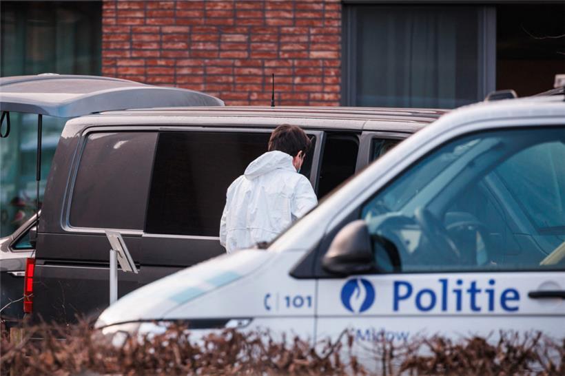 Die forensische Abteilung der belgischen Polizei war vor Ort in Dentergem
