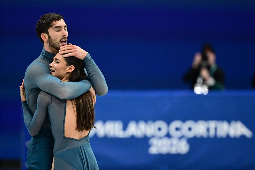 Laurent Fournier Beaudry und Guillaume Cizeron erhalten hohe Wertung von französischer Eistanz-Jury bei Wettbewerb