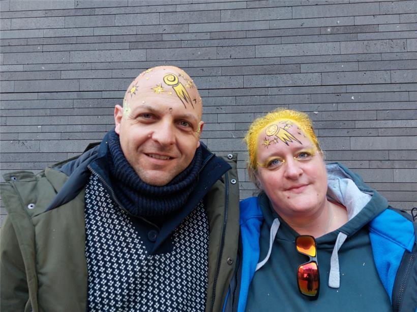 Die freiwilligen Helfer Yves Streff und Bianca Van Lijl
