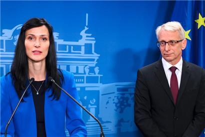Die frühere EU-Kommissarin Mariya Gabriel lässt Nikolai Denkow (PP-DB) den Vortritt und soll diesen in neun Monaten als Premierministerin ablösen
