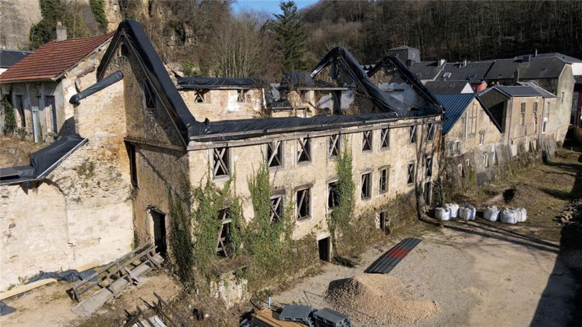 Die ganze Fassadenseite ist auf Mansfelds Schloss „La Fontaine“ zurückzuführen. ...