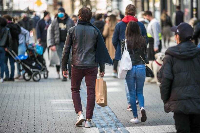 Die geplante Ausweitung der Ladenöffnungszeiten sorgt kurz vor der Abstimmung weiter für Kritik
